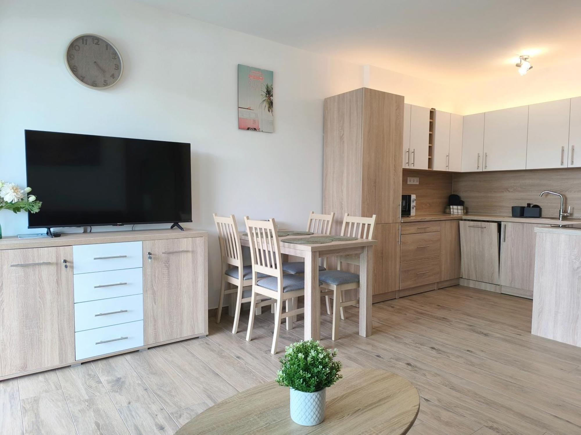 Helikon Terrace Susanne Apartment Кестхей Екстер'єр фото