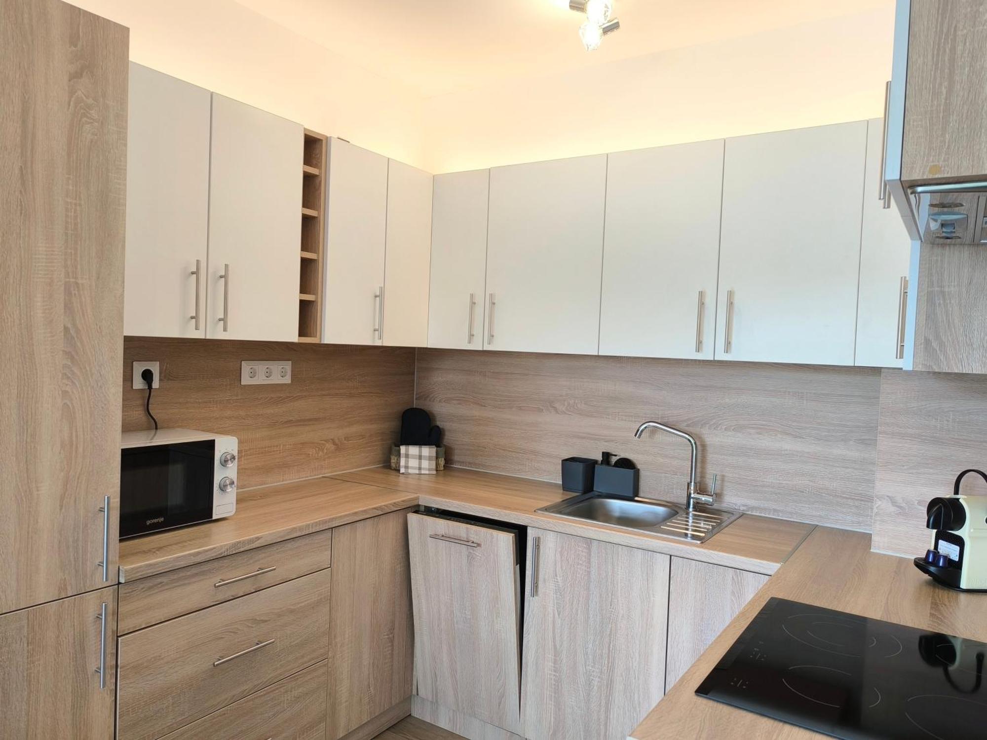 Helikon Terrace Susanne Apartment Кестхей Екстер'єр фото