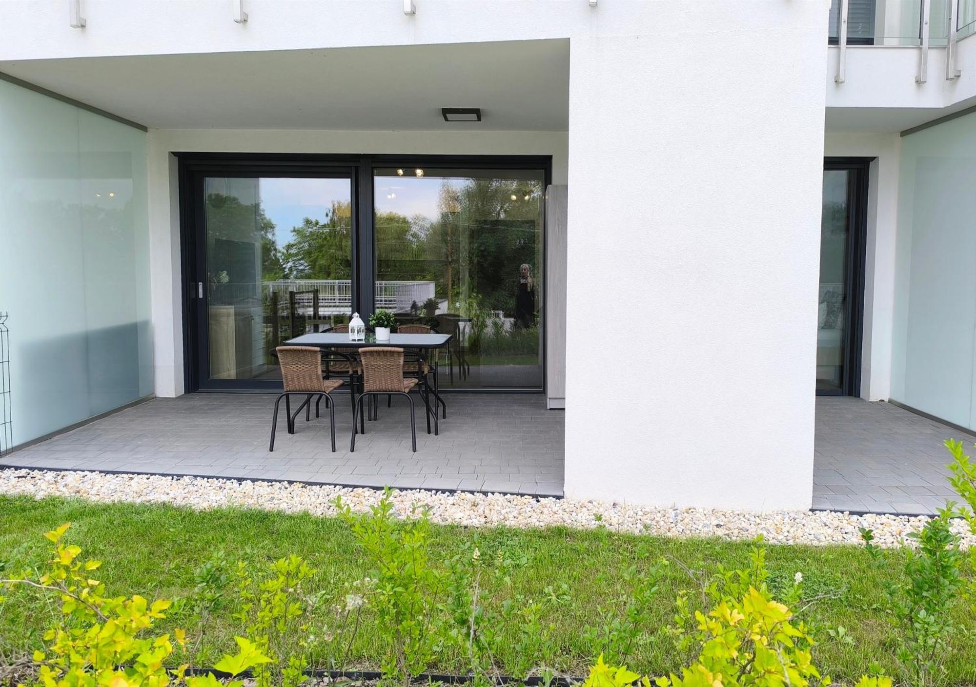 Helikon Terrace Susanne Apartment Кестхей Екстер'єр фото