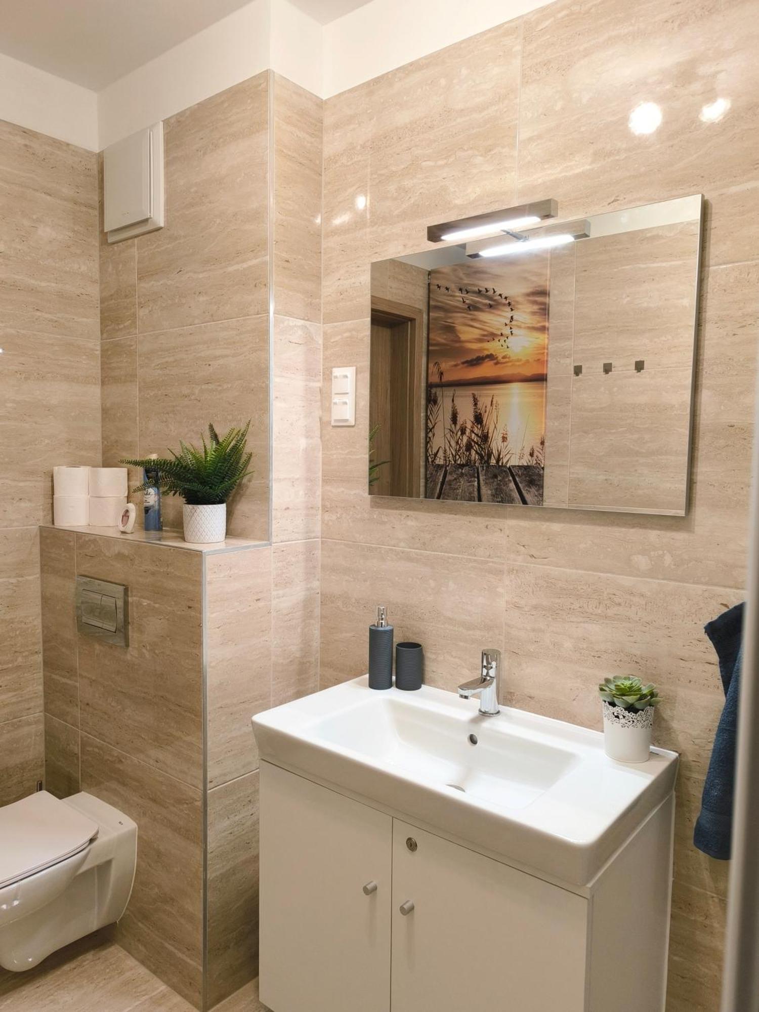 Helikon Terrace Susanne Apartment Кестхей Екстер'єр фото