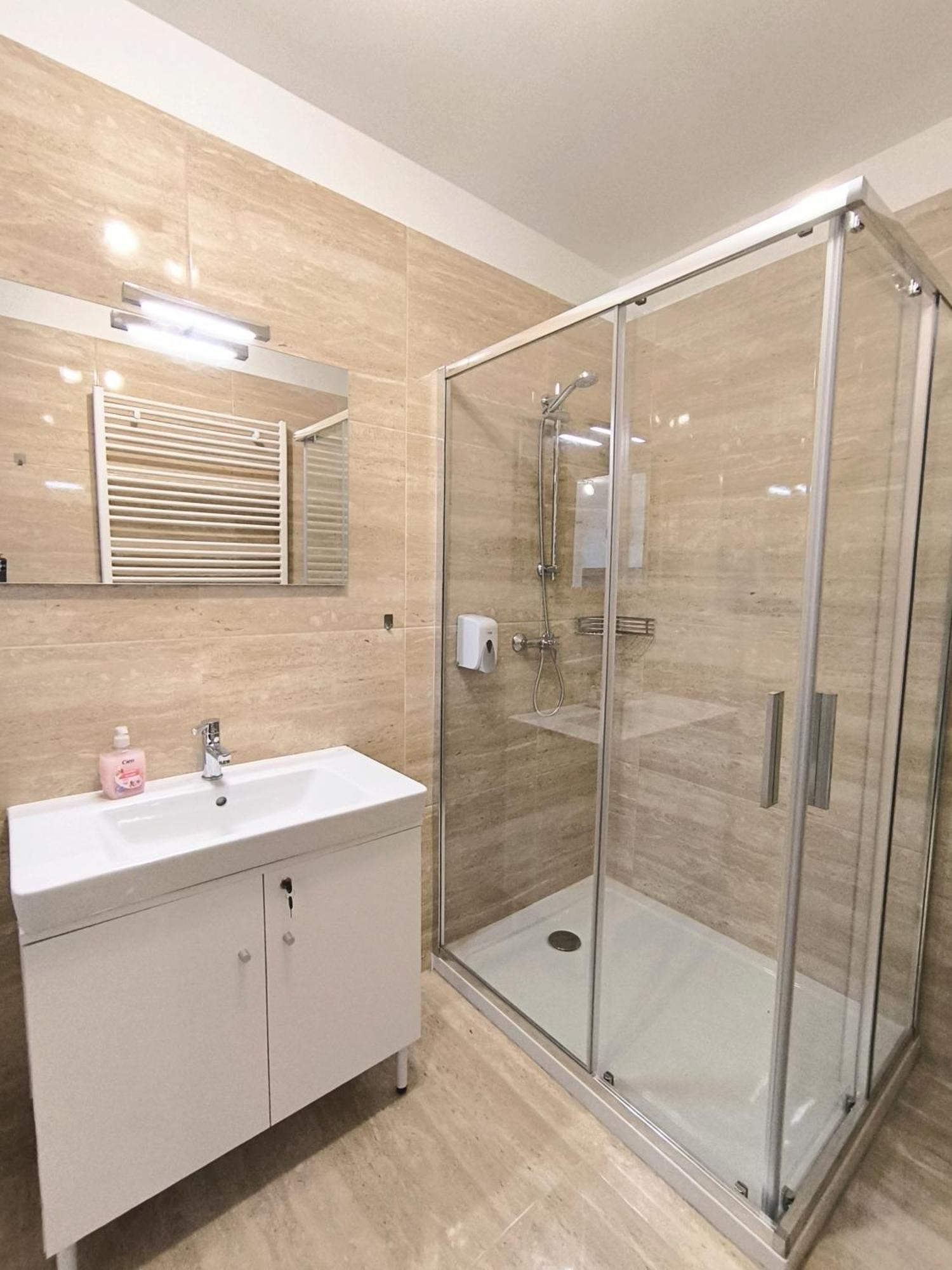 Helikon Terrace Susanne Apartment Кестхей Екстер'єр фото