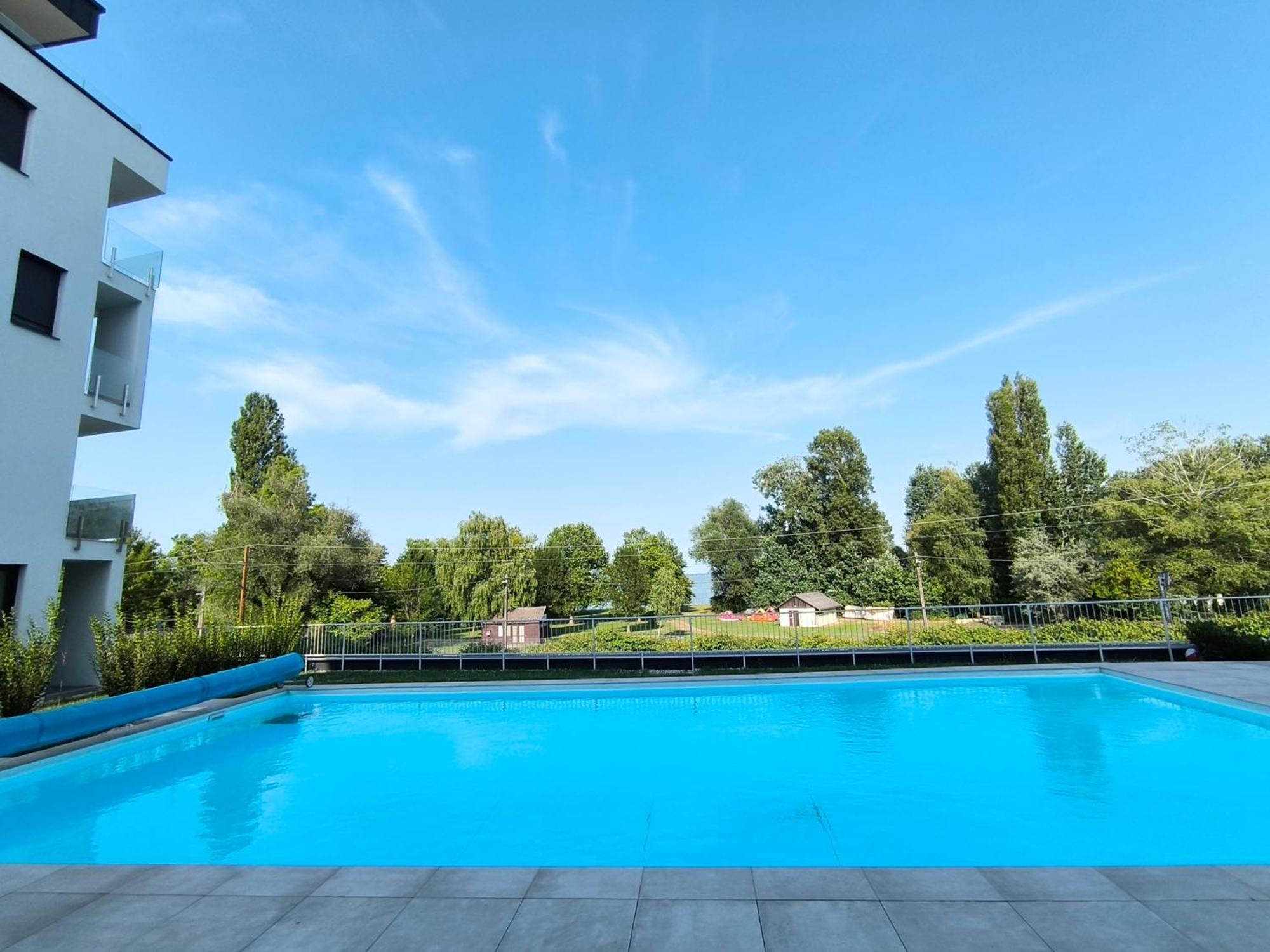 Helikon Terrace Susanne Apartment Кестхей Екстер'єр фото
